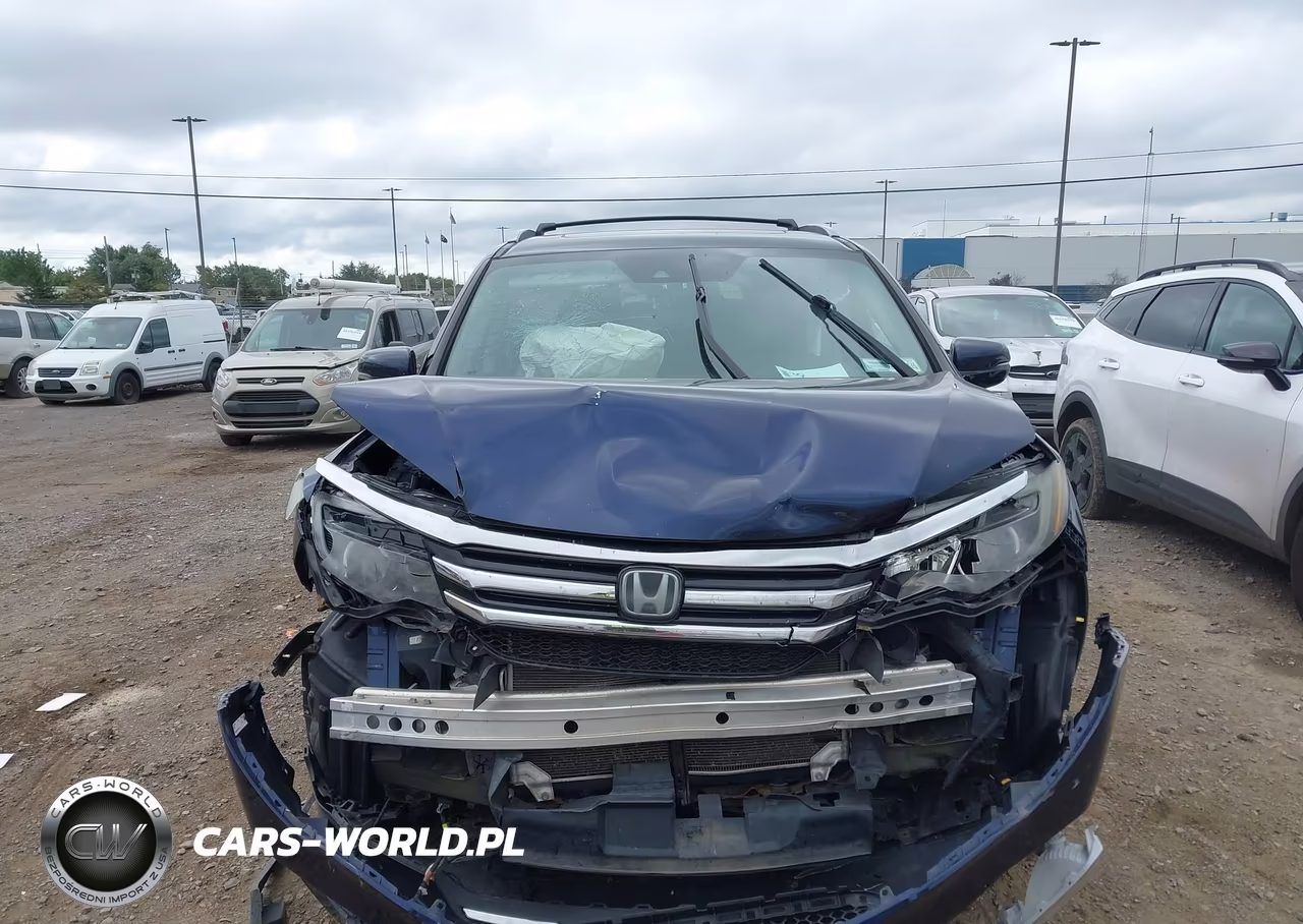 2018 Honda Pilot Touring VIN:5FNYF6H91JB057348 - 16