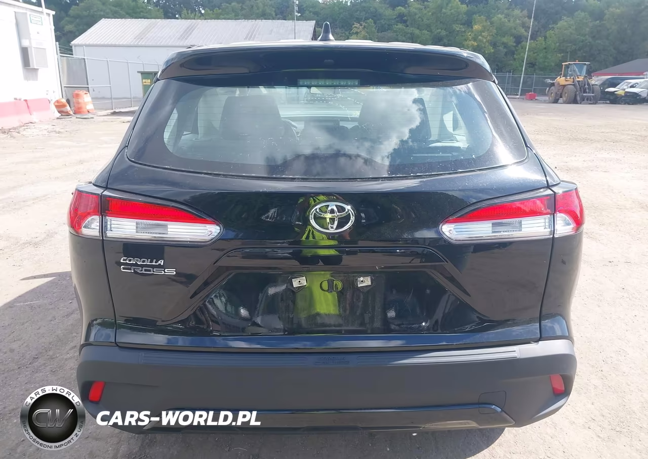 2023 Toyota Corolla Cross L VIN:7MUAAAAGXPV050789 - 16
