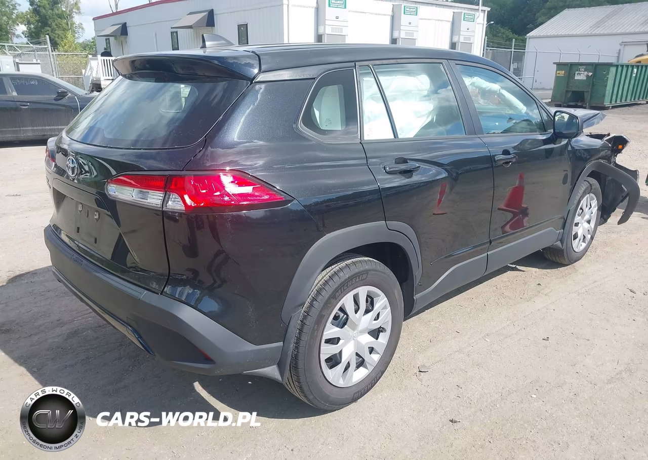2023 Toyota Corolla Cross L VIN:7MUAAAAGXPV050789 - 4