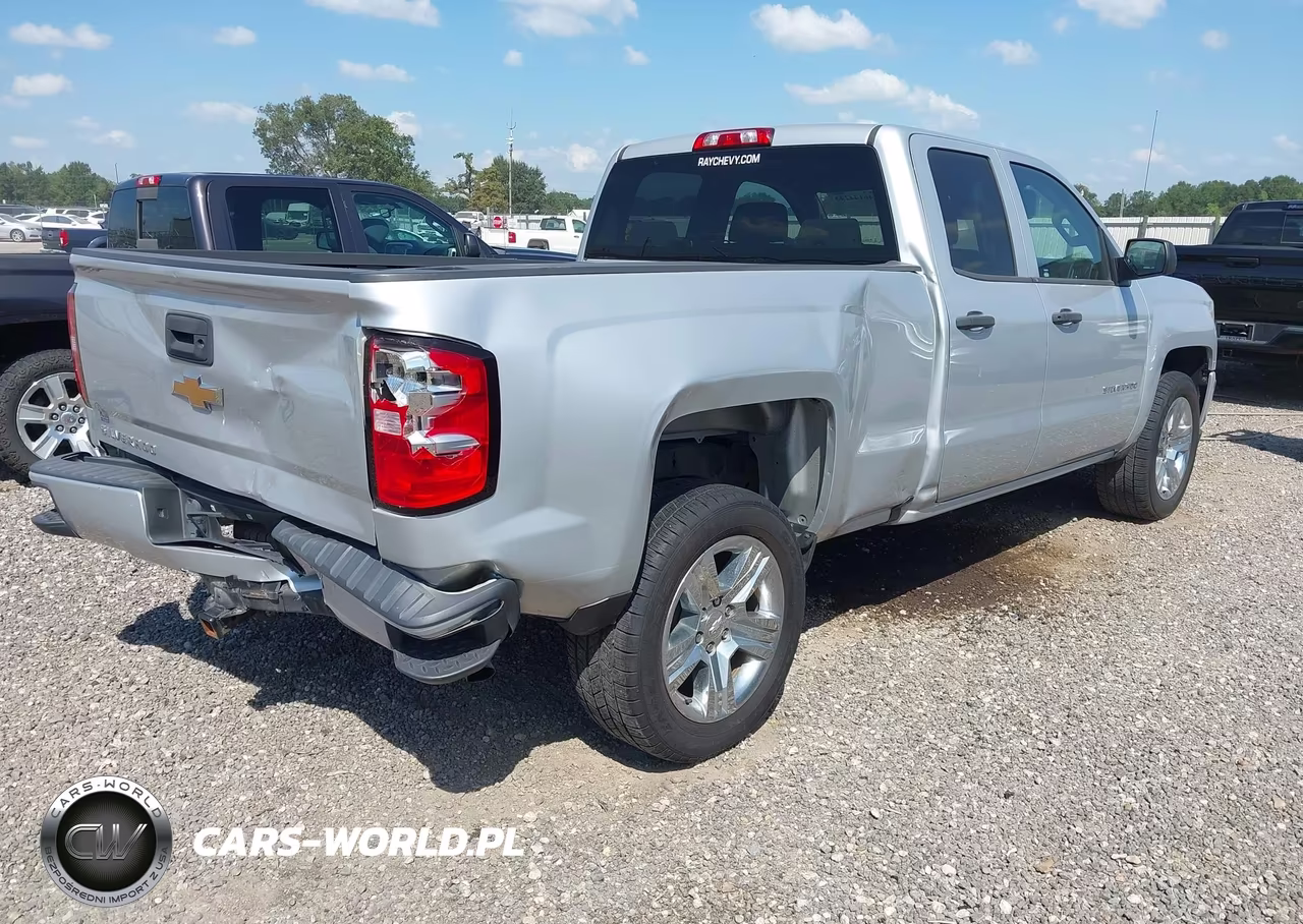2017 Chevrolet Silverado 1500 Custom VIN:1GCRCPEC4HZ343511 - 4