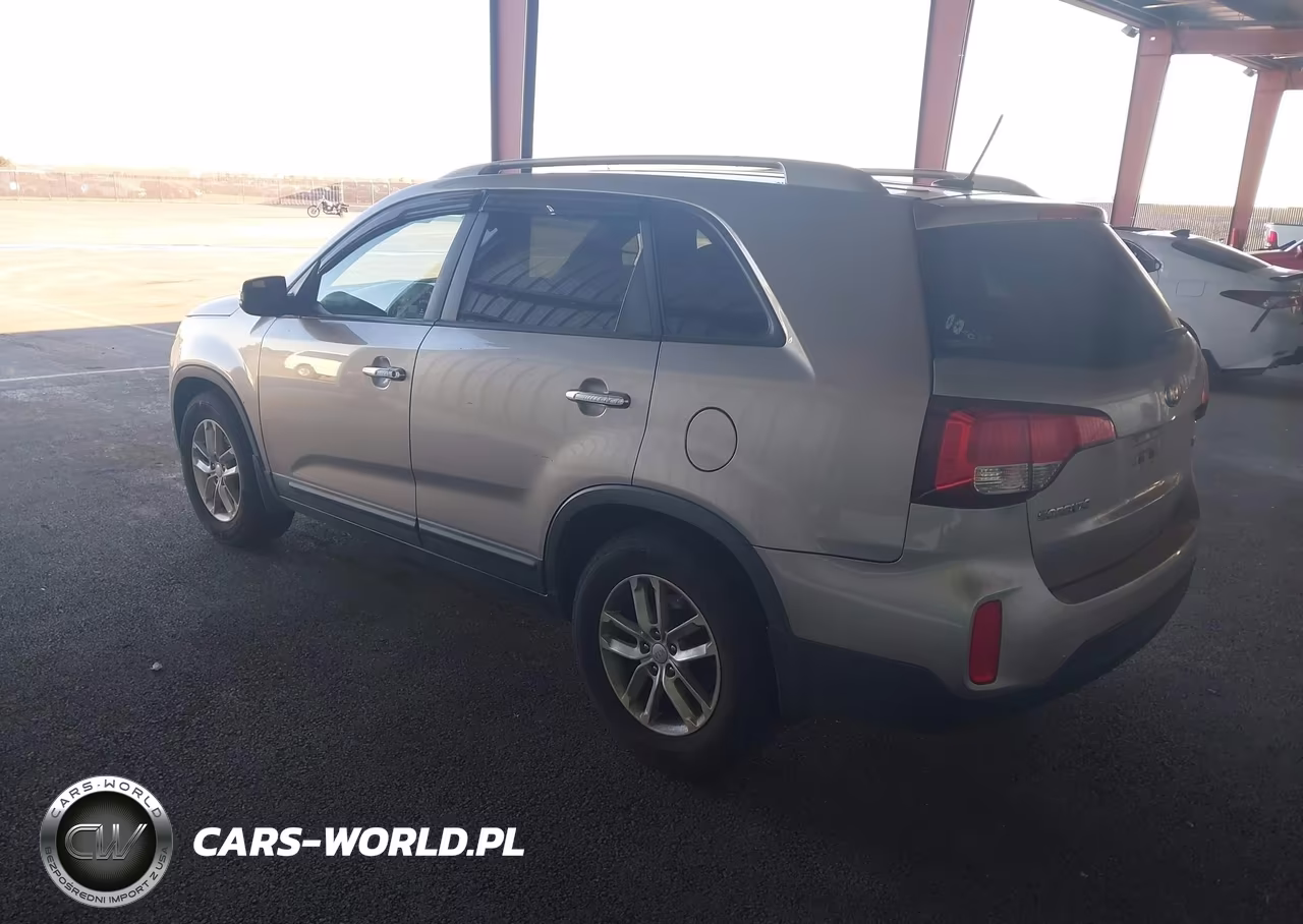 2014 Kia Sorento Lx VIN:5XYKT3A60EG452682 - 3