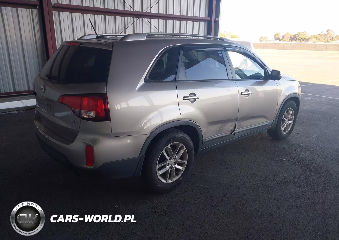 2014 Kia Sorento Lx VIN:5XYKT3A60EG452682 - 4