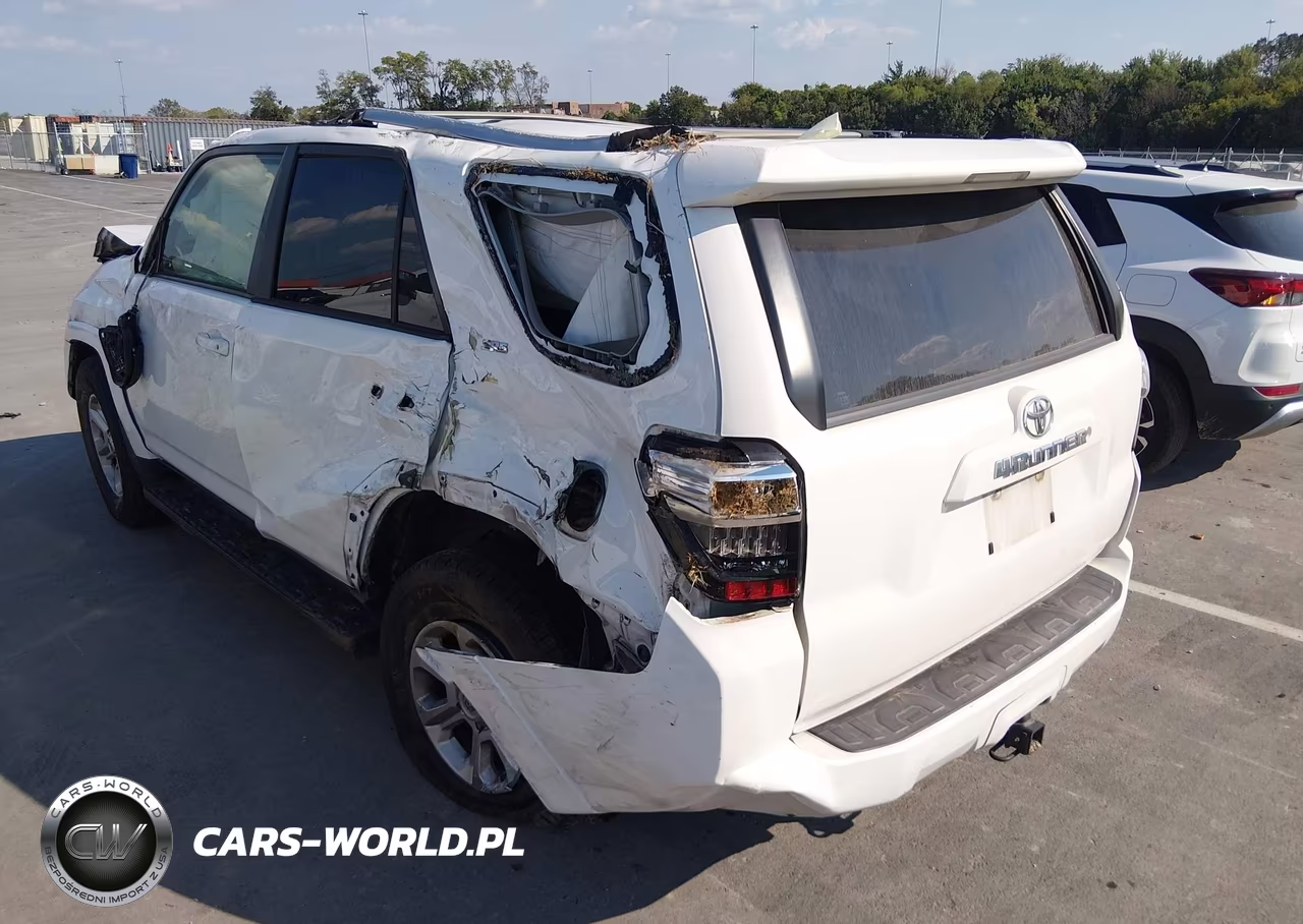2018 Toyota 4Runner Sr5 VIN:JTEZU5JR4J5174952 - 3