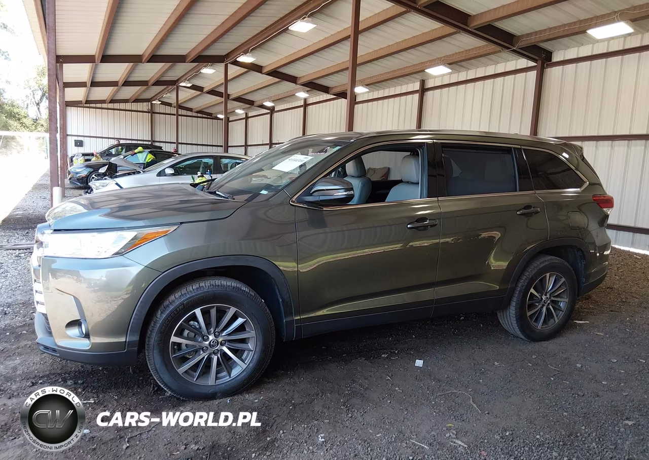 2019 Toyota Highlander Xle VIN:5TDKZRFH0KS338465 - 15