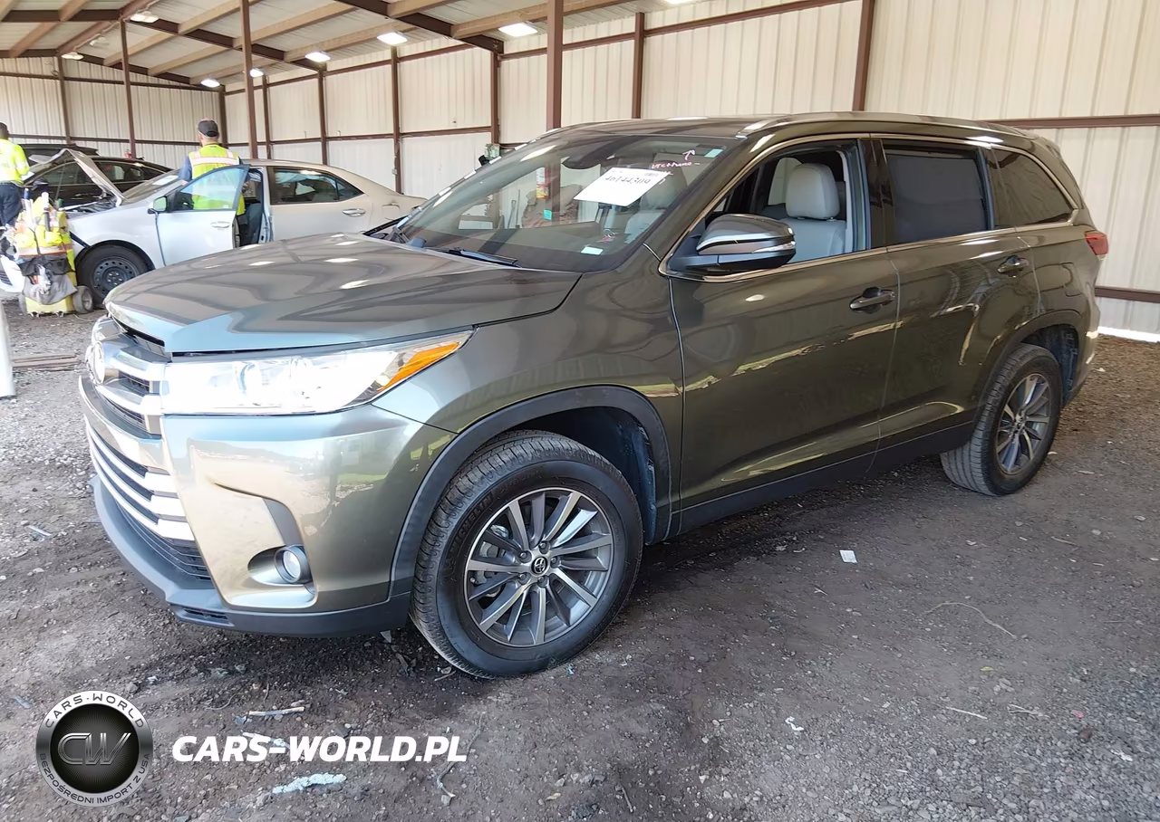2019 Toyota Highlander Xle VIN:5TDKZRFH0KS338465 - 2