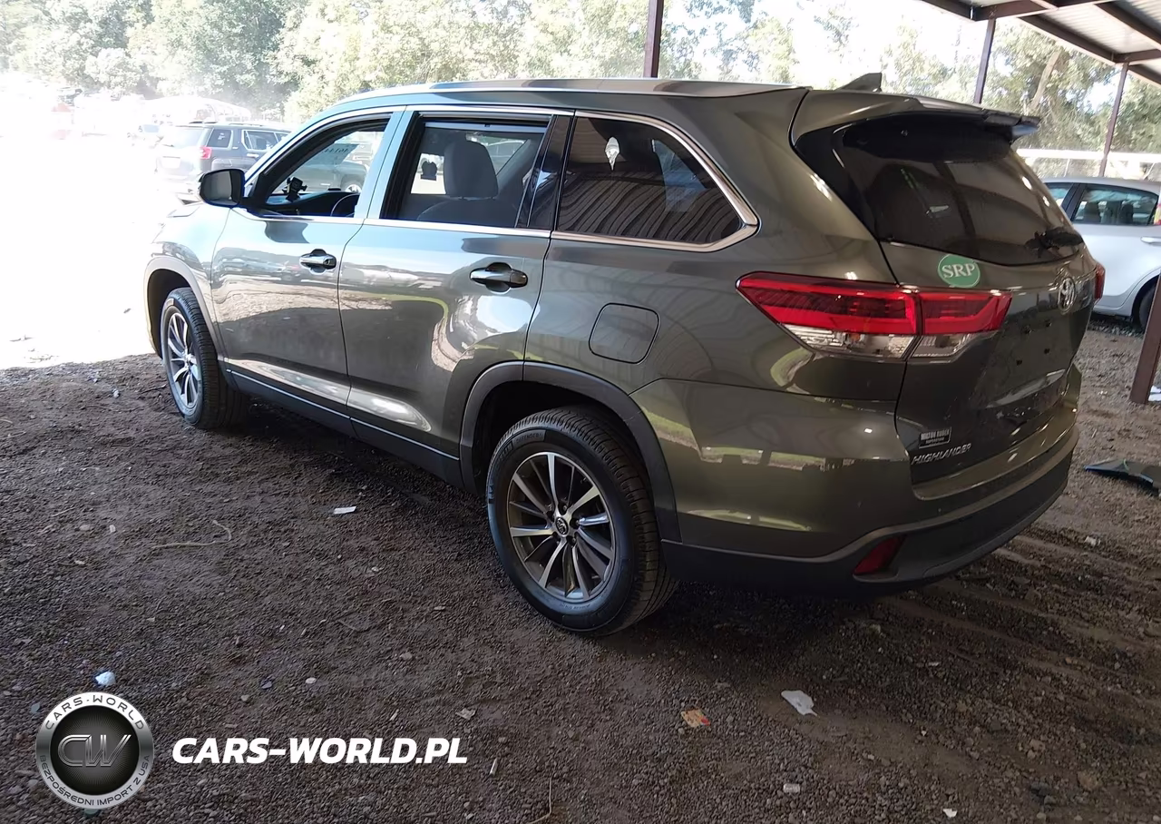 2019 Toyota Highlander Xle VIN:5TDKZRFH0KS338465 - 3