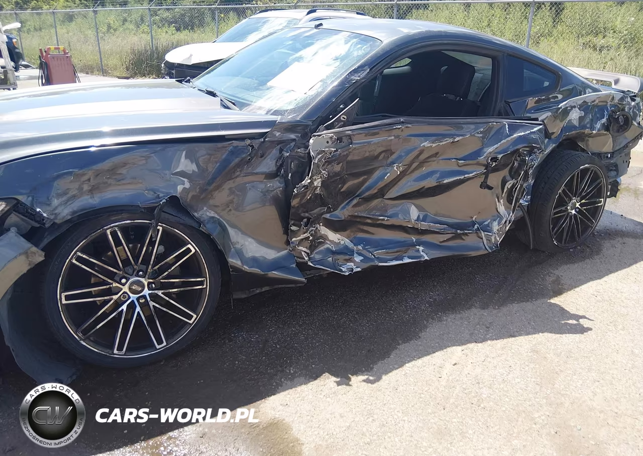 2016 Ford Mustang V6 VIN:1FA6P8AM6G5322540 - 6