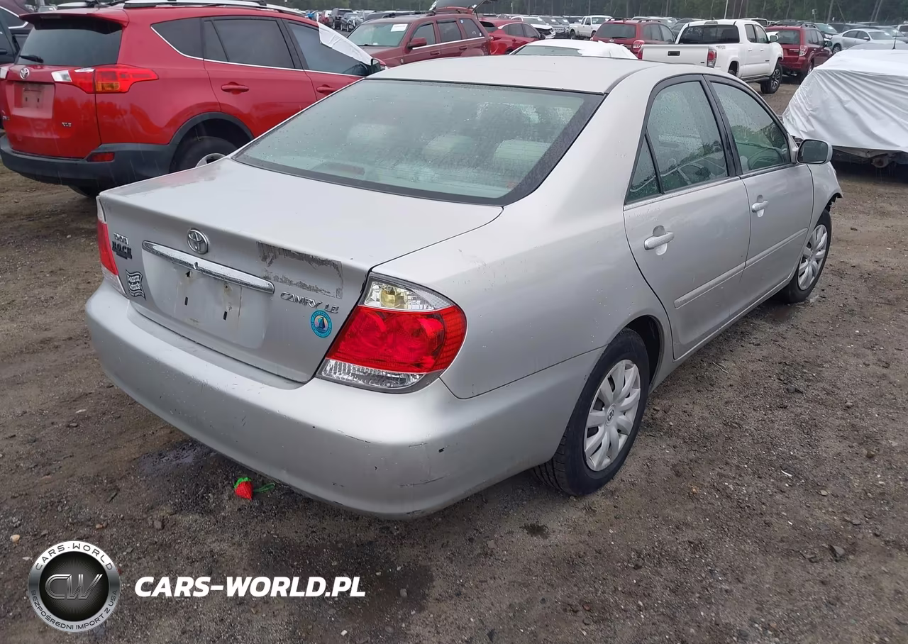 2005 Toyota Camry Le VIN:4T1BE32K25U542884 - 4
