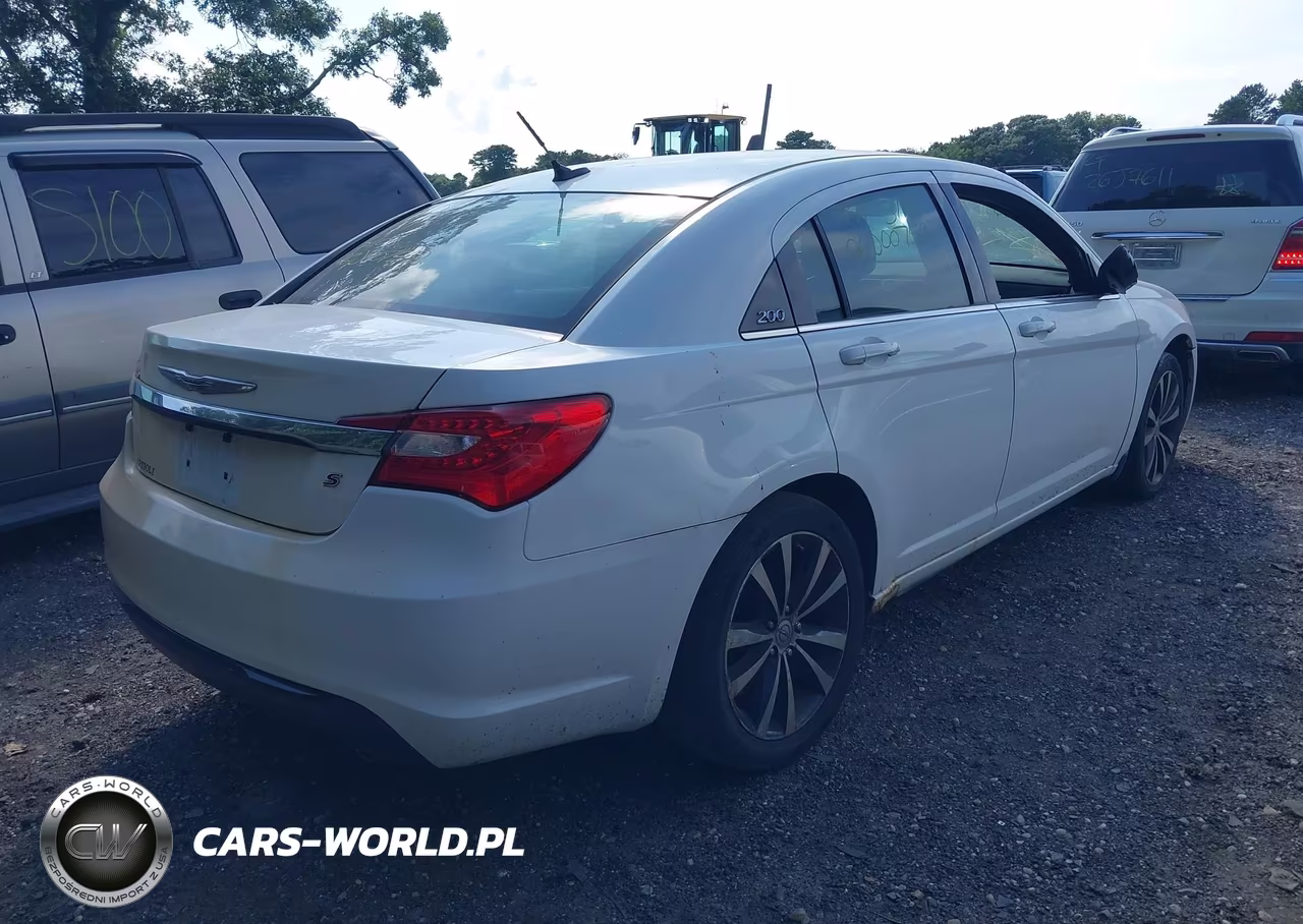 2012 Chrysler 200 Touring VIN:1C3CCBBG0CN283019 - 4