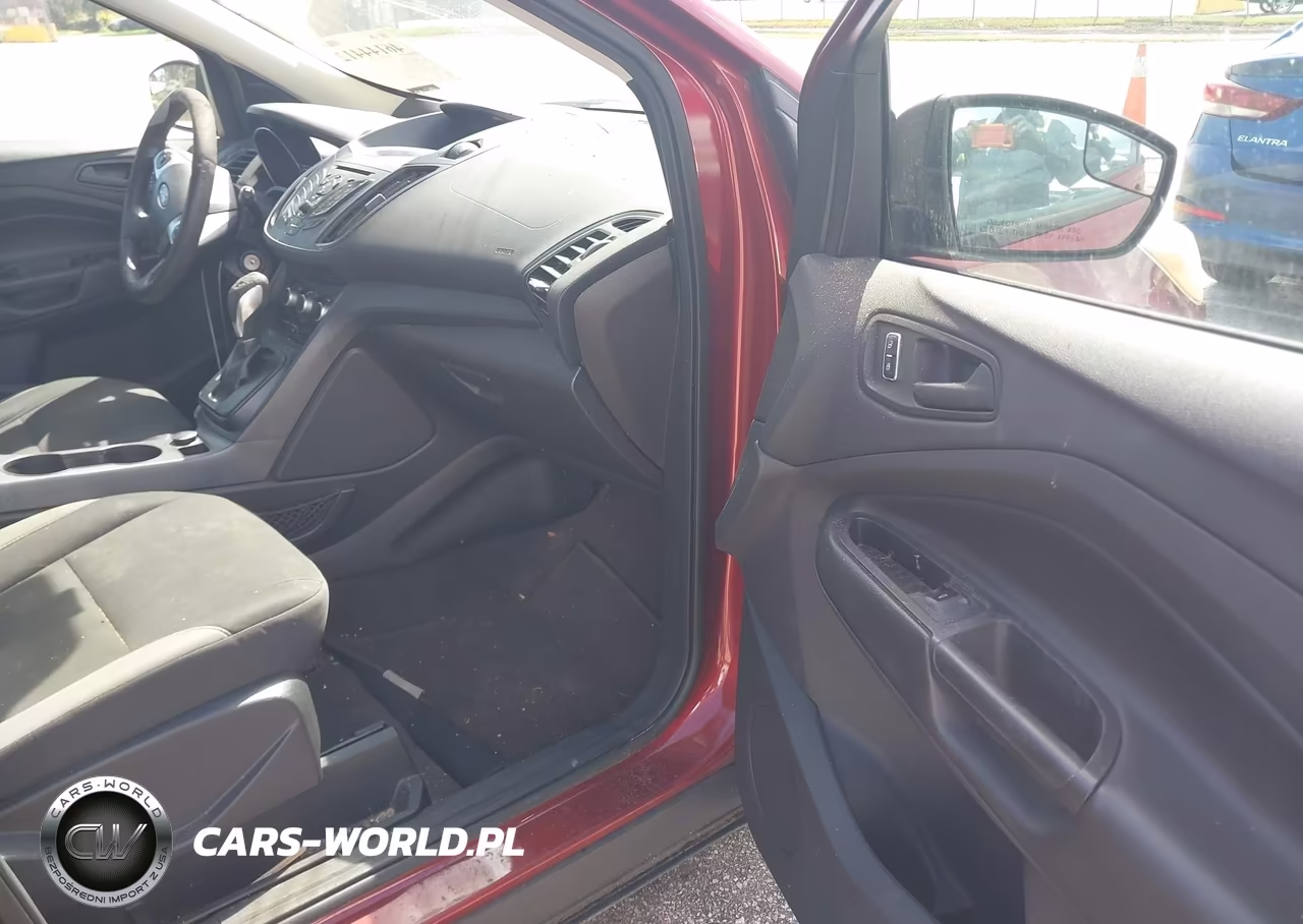 2016 Ford Escape S VIN:1FMCU0F72GUB96799 - 5