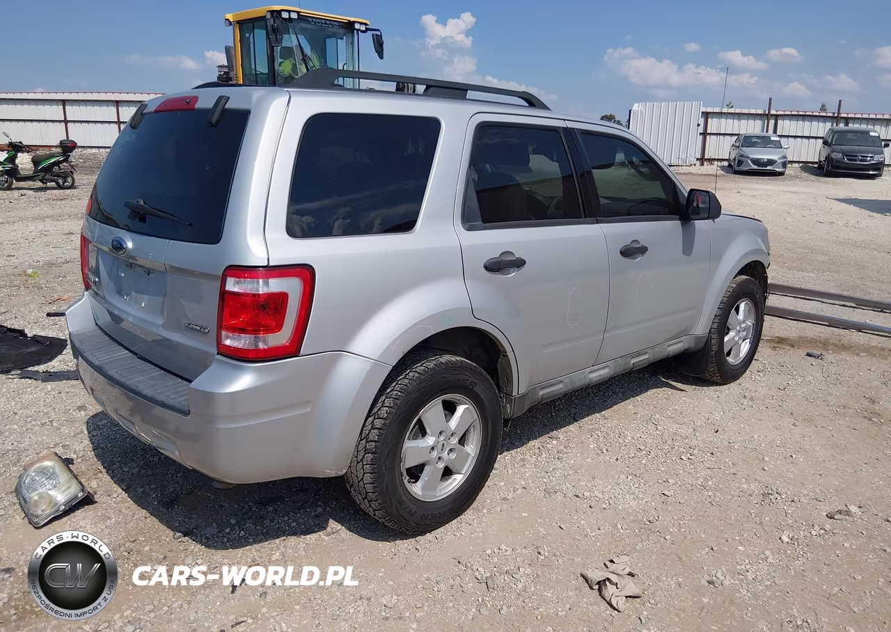2009 Ford Escape Xlt VIN:1FMCU93G89KC10681 - 4