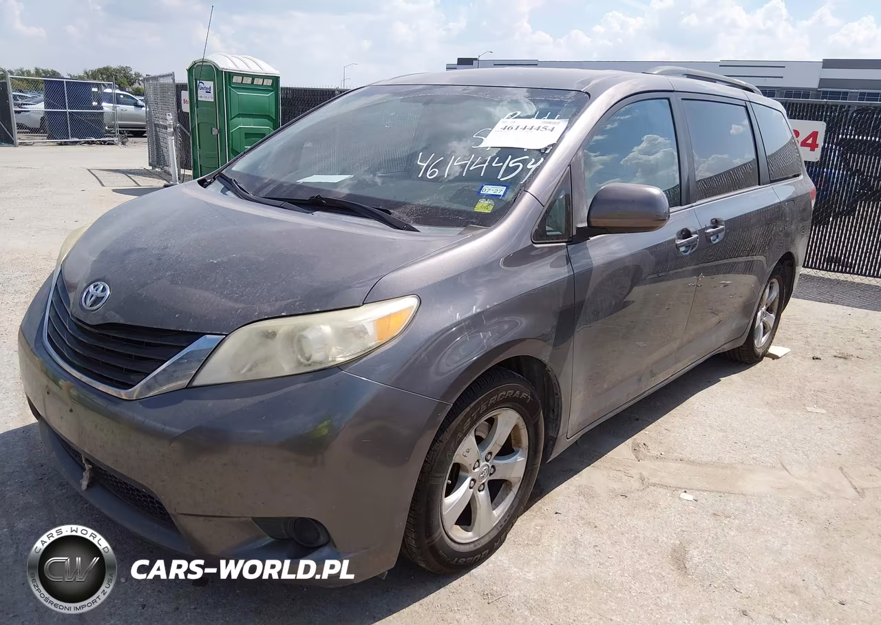 2013 Toyota Sienna Le V6 8 Passenger VIN:5TDKK3DC8DS310490 - 2