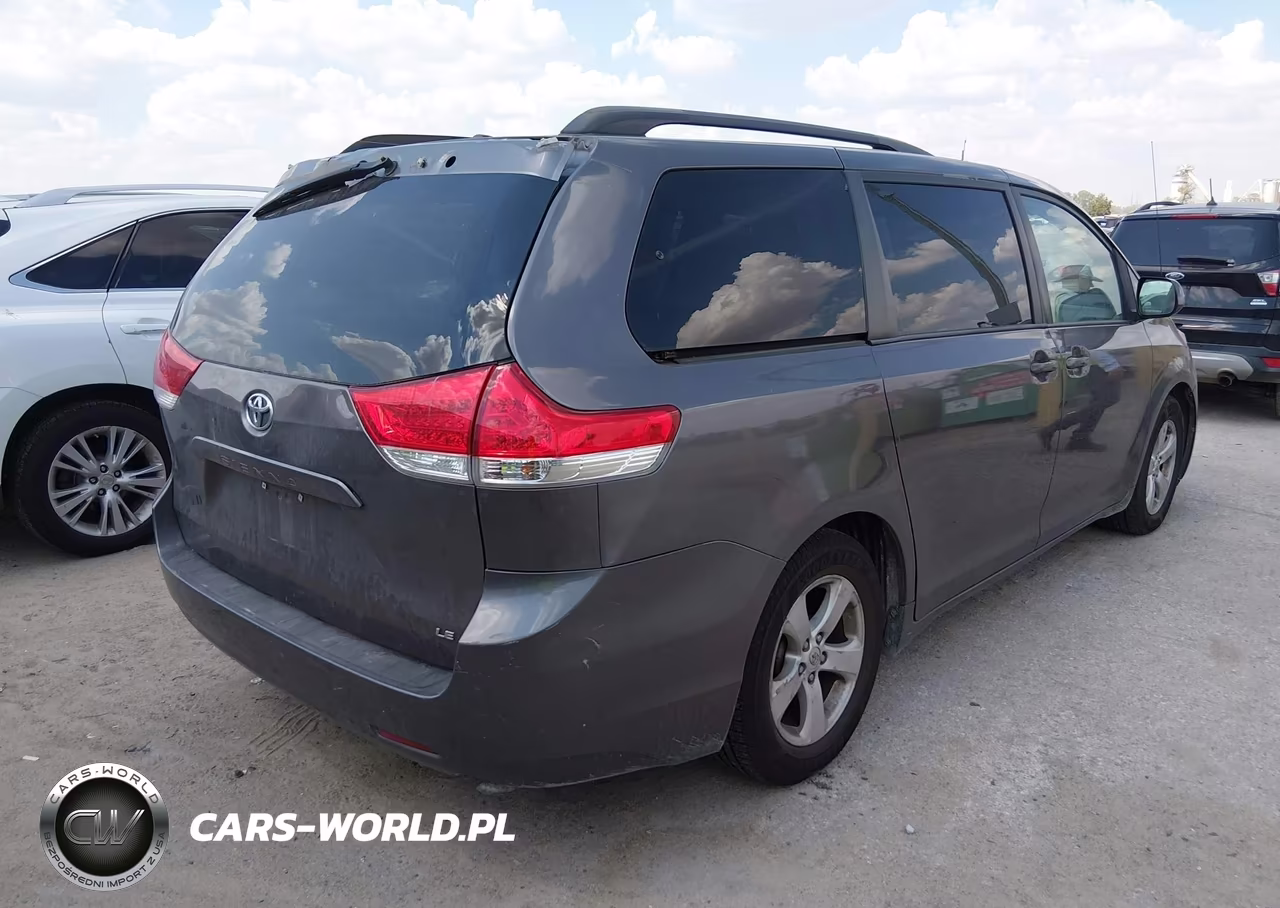 2013 Toyota Sienna Le V6 8 Passenger VIN:5TDKK3DC8DS310490 - 4