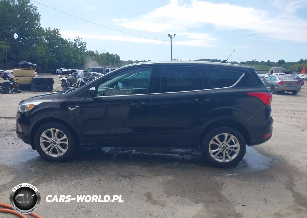 2019 Ford Escape Se VIN:1FMCU9GD5KUA36885 - 16