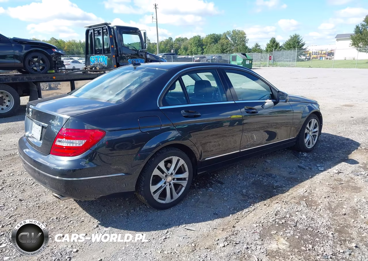 2012 Mercedes-Benz C 300 Luxury 4Matic VIN:WDDGF8BB4CR219155 - 4