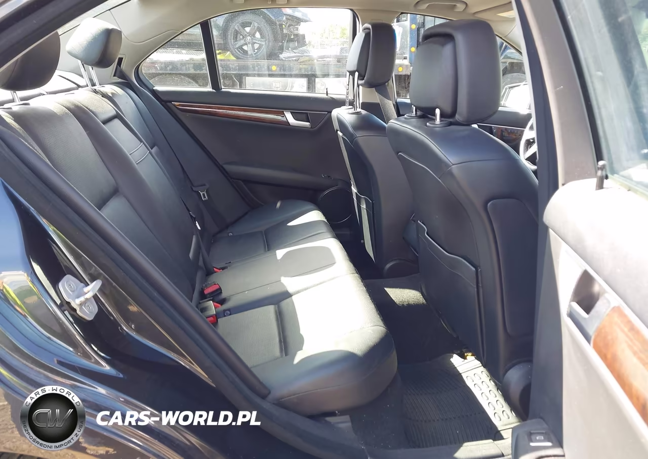 2012 Mercedes-Benz C 300 Luxury 4Matic VIN:WDDGF8BB4CR219155 - 8