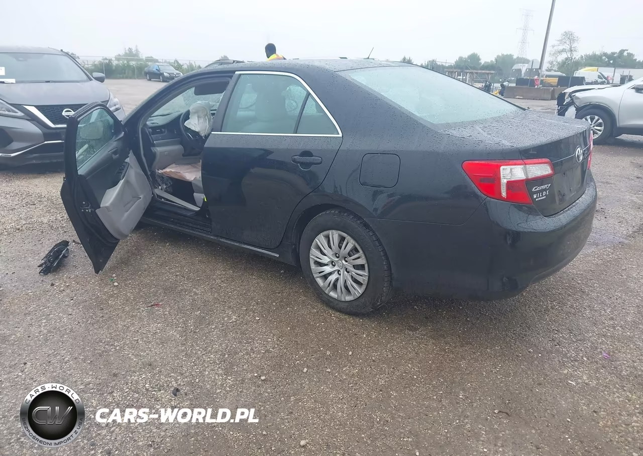 2013 Toyota Camry Le VIN:4T4BF1FK1DR312723 - 3