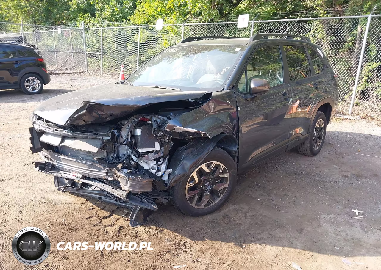 2025 Subaru Forester Premium VIN:JF2SLDDCXSH551229 - 2