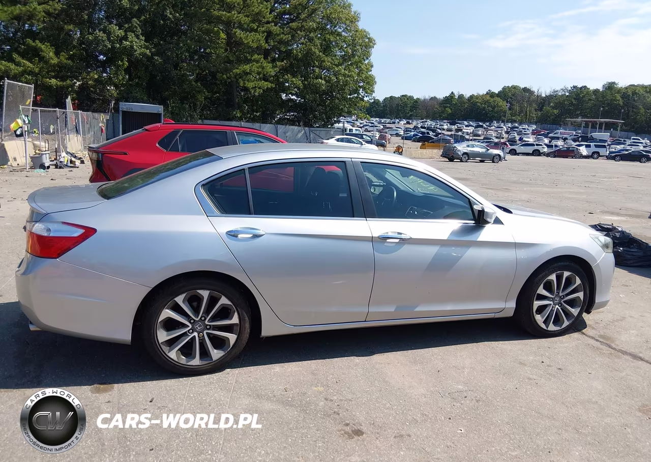 2015 Honda Accord Sport VIN:1HGCR2F5XFA126369 - 13