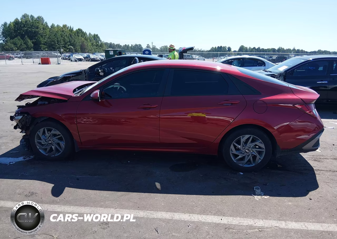 2025 Hyundai Elantra Hybrid Blue VIN:KMHLM4DJ2SU162571 - 15