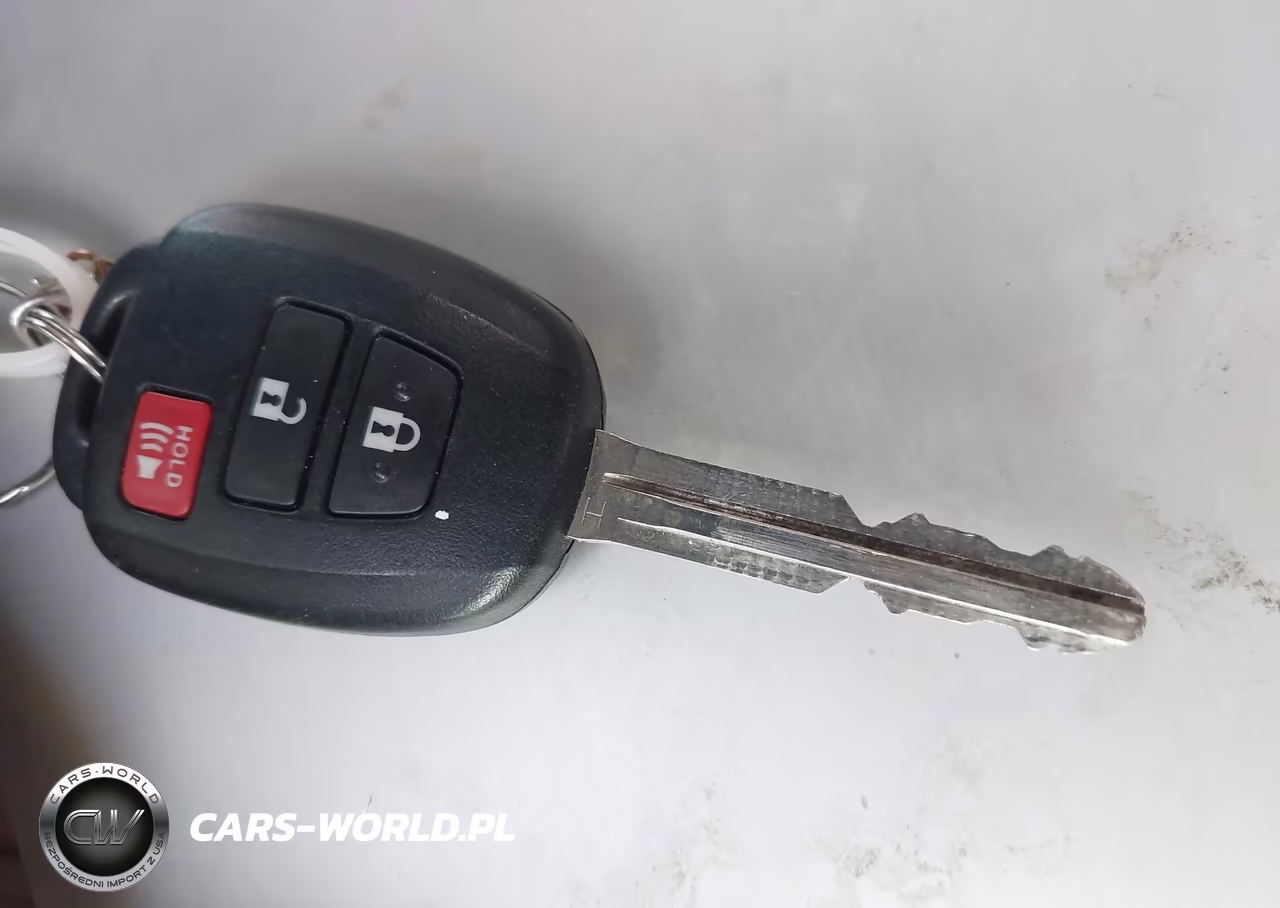2026 Toyota Corolla Cross L VIN:7MUAAAAGXTV174393 - 11