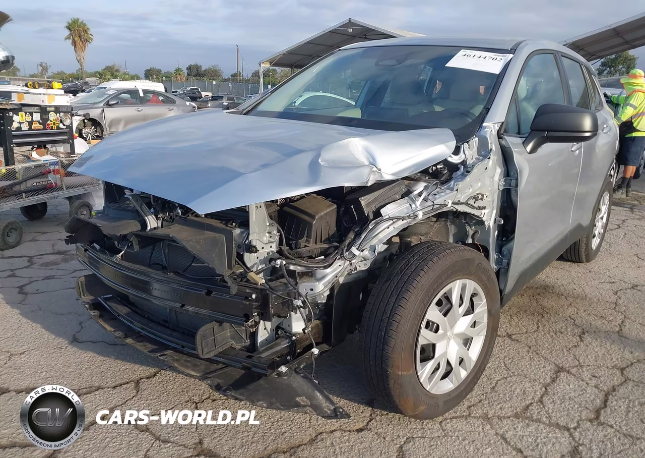 2026 Toyota Corolla Cross L VIN:7MUAAAAGXTV174393 - 6