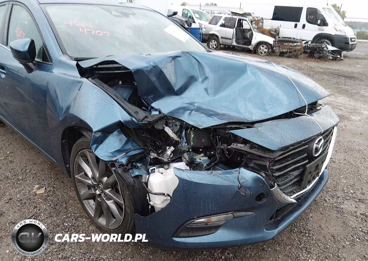 2018 Mazda Mazda3 Touring VIN:3MZBN1V33JM222157 - 6