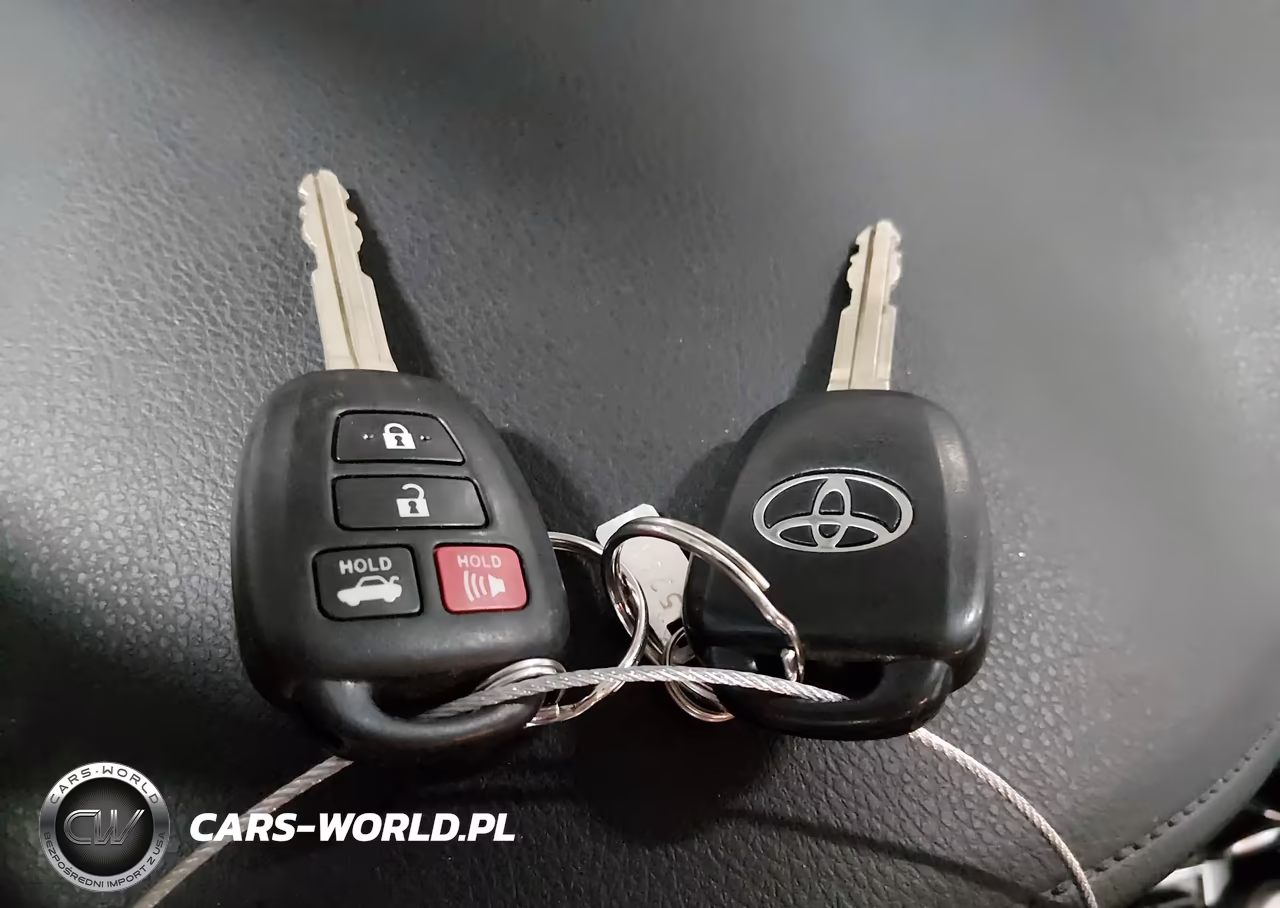 2017 Toyota Corolla Le VIN:5YFBURHE8HP726143 - 11