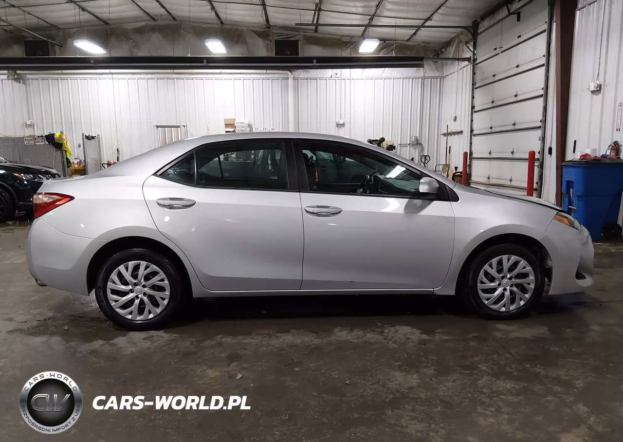 2017 Toyota Corolla Le VIN:5YFBURHE8HP726143 - 14