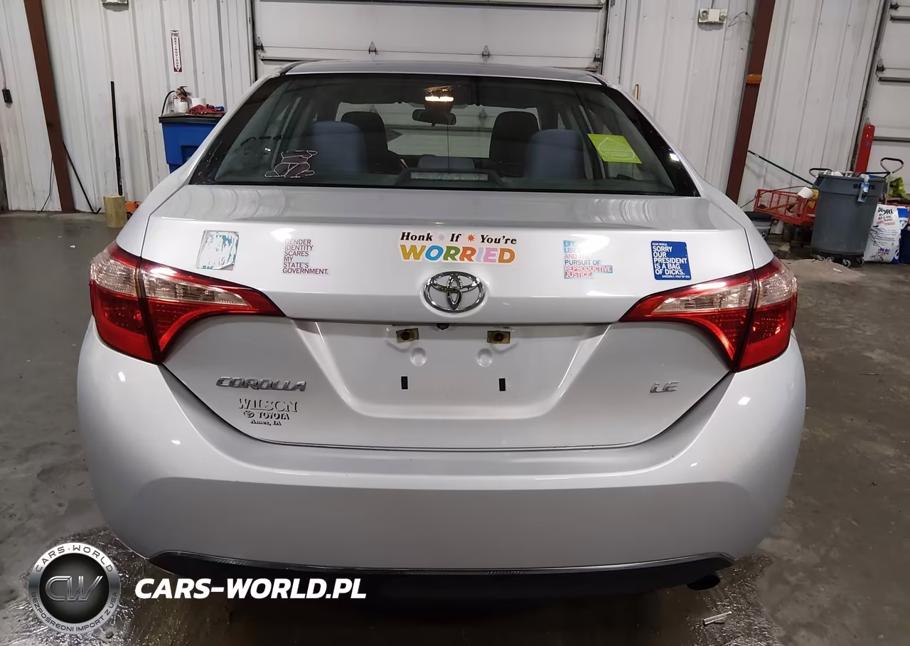 2017 Toyota Corolla Le VIN:5YFBURHE8HP726143 - 17