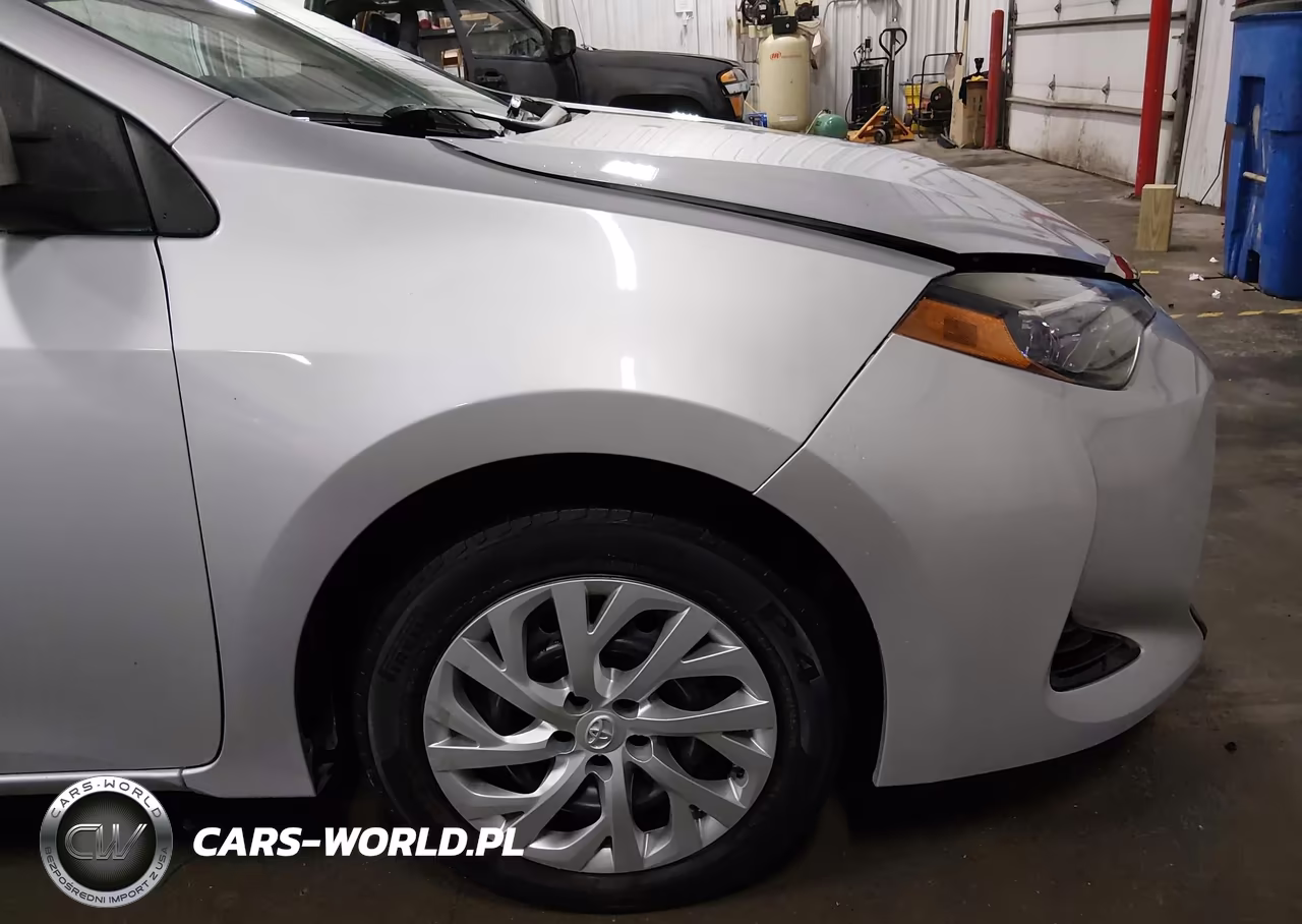 2017 Toyota Corolla Le VIN:5YFBURHE8HP726143 - 18