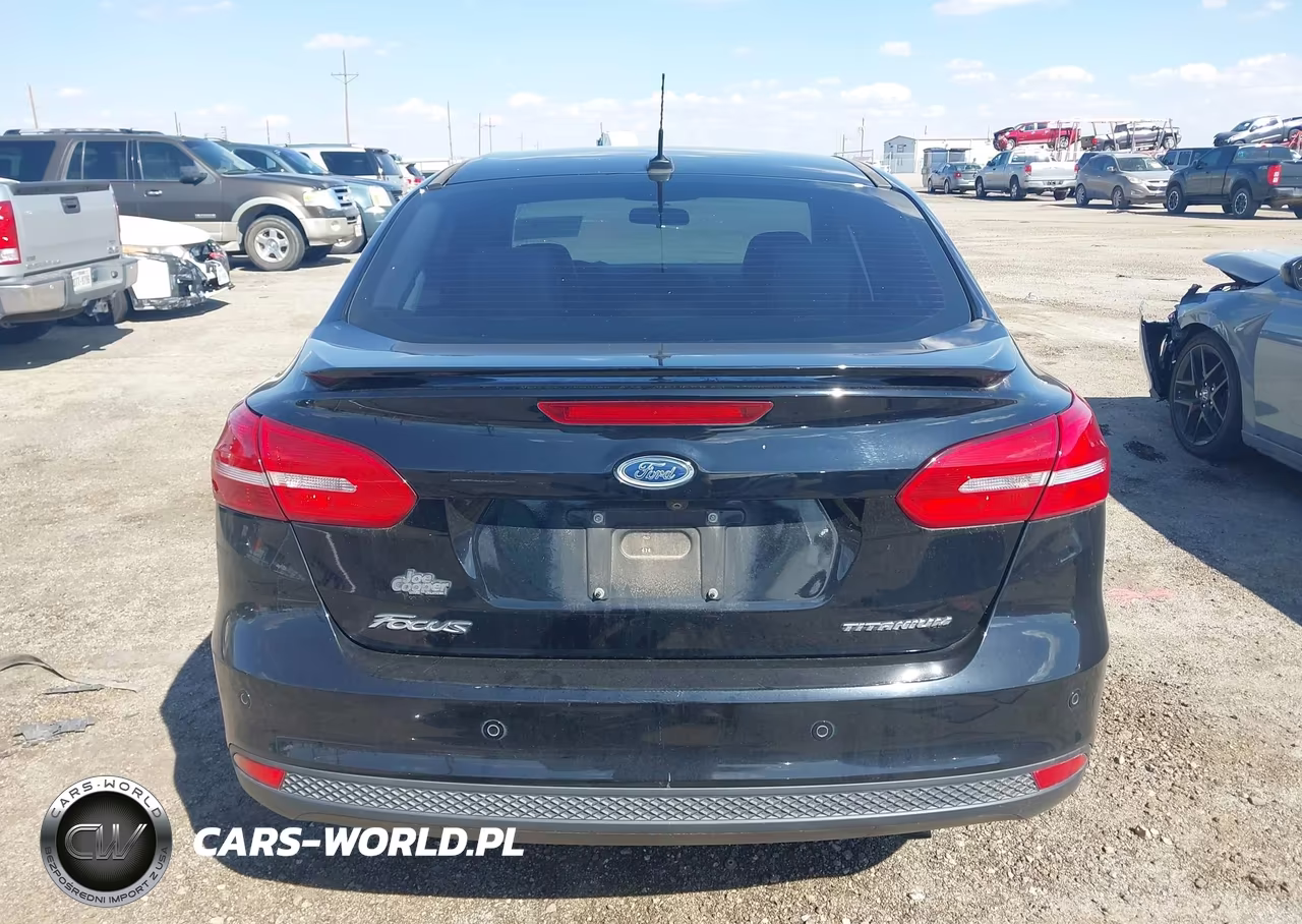2017 Ford Focus Titanium VIN:1FADP3J22HL238656 - 17