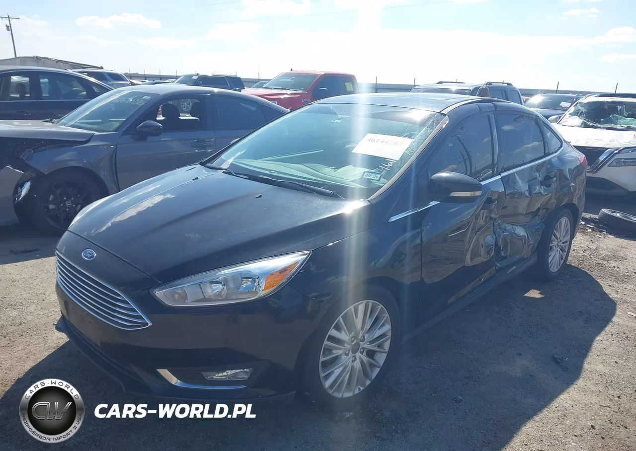 2017 Ford Focus Titanium VIN:1FADP3J22HL238656 - 2