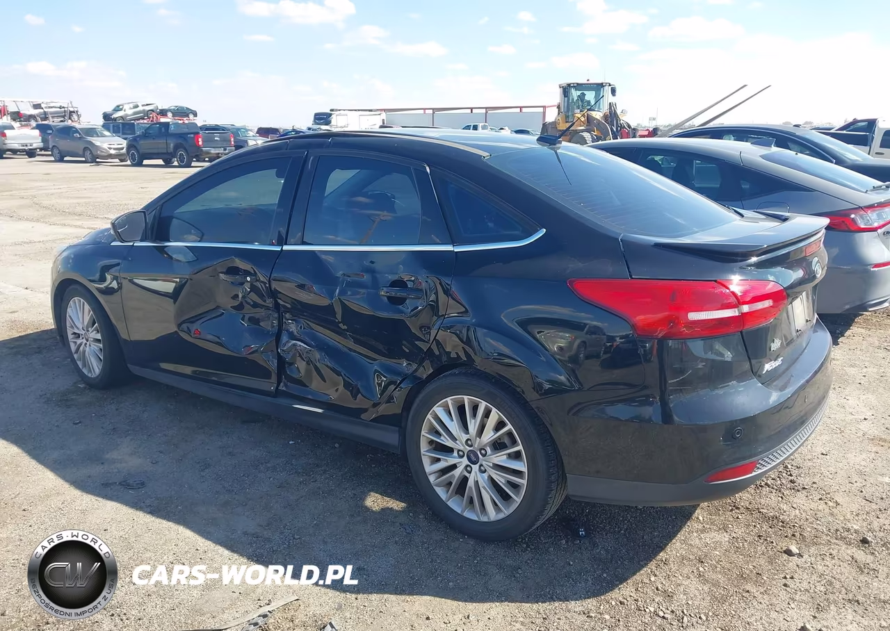 2017 Ford Focus Titanium VIN:1FADP3J22HL238656 - 3