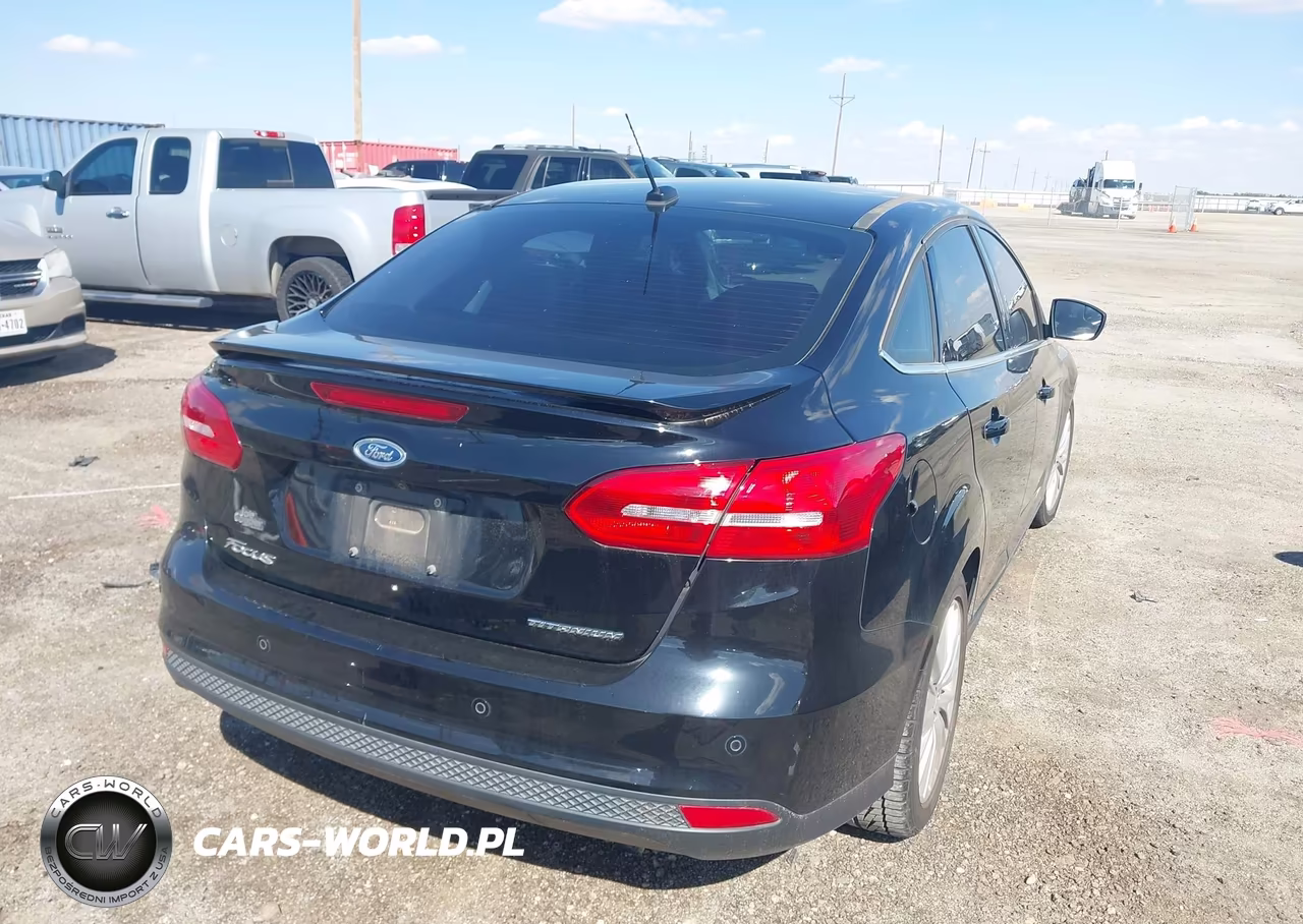 2017 Ford Focus Titanium VIN:1FADP3J22HL238656 - 4