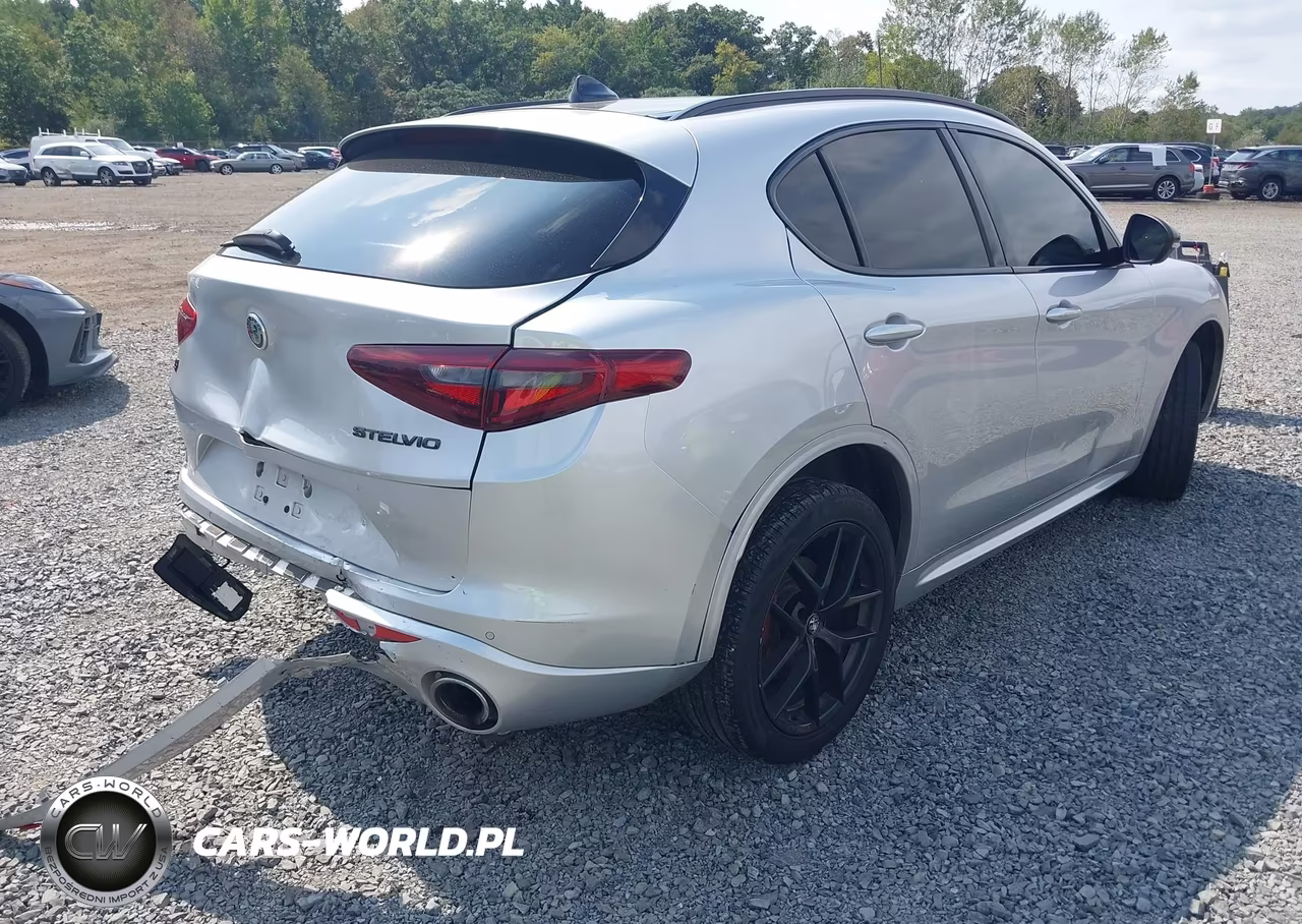 2021 Alfa Romeo Stelvio Ti VIN:ZASPAKBN1M7D08444 - 4