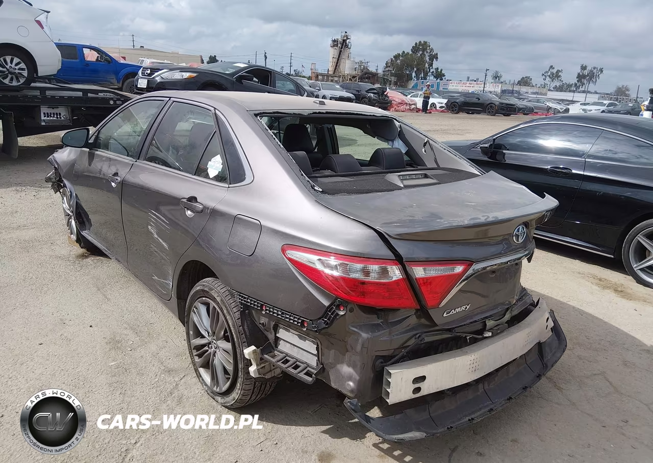 2016 Toyota Camry Se VIN:4T1BF1FK8GU125834 - 3
