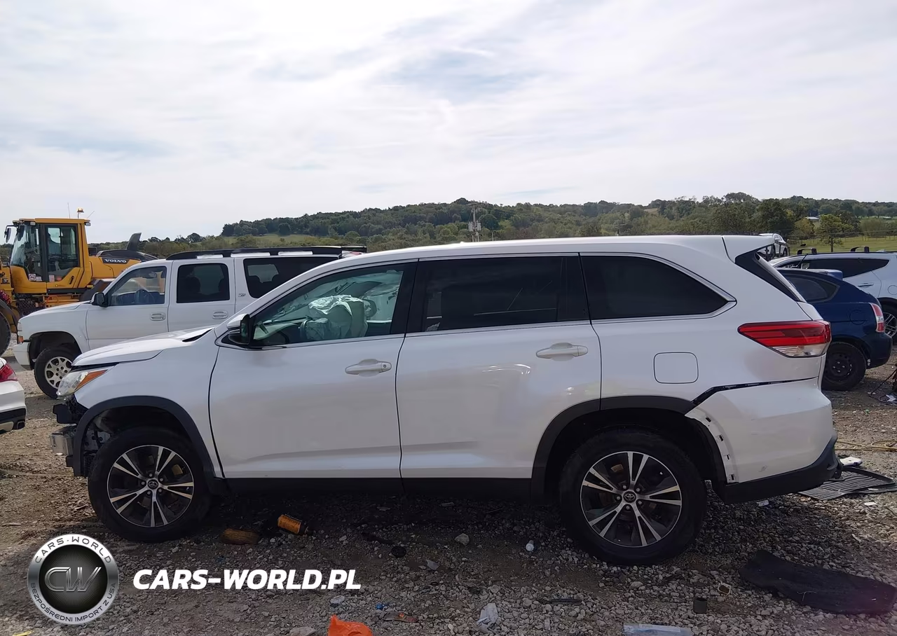 2019 Toyota Highlander Le VIN:5TDZZRFH8KS290891 - 15