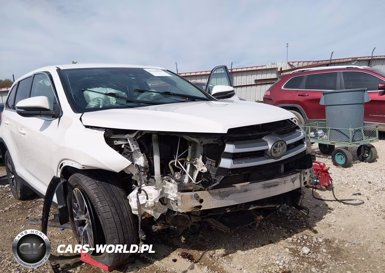 2019 Toyota Highlander Le VIN:5TDZZRFH8KS290891 - 6
