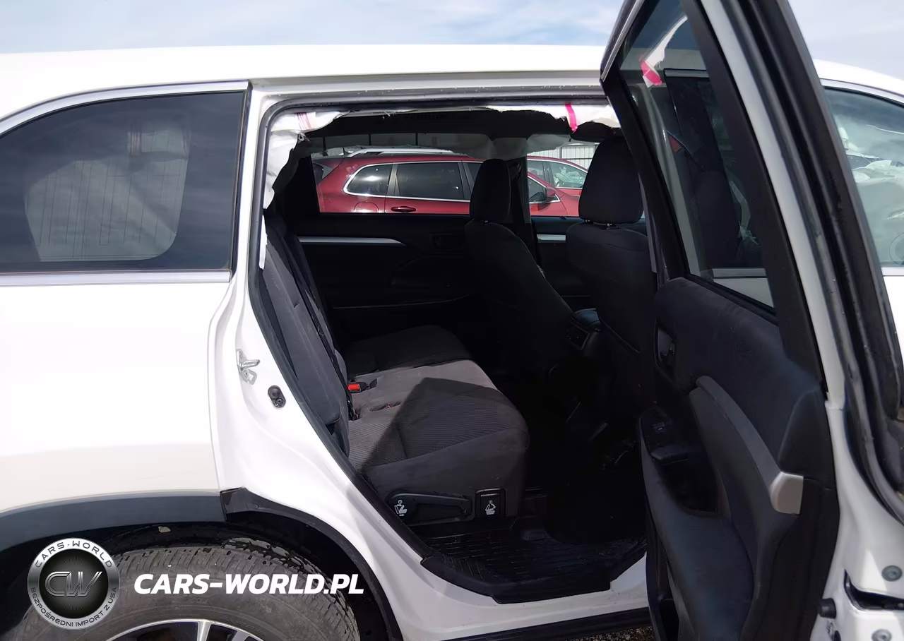 2019 Toyota Highlander Le VIN:5TDZZRFH8KS290891 - 8