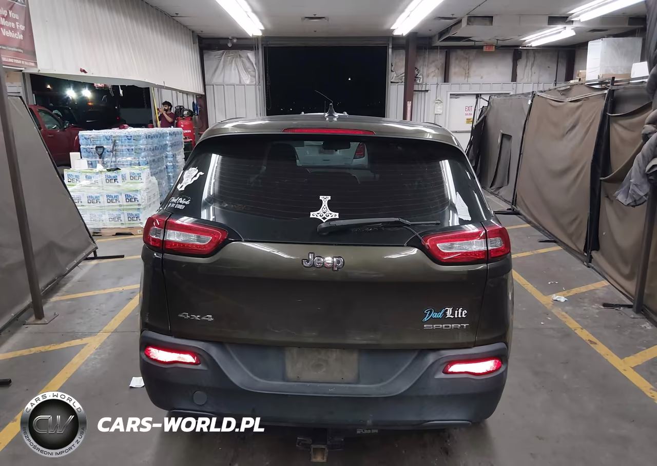 2015 Jeep Cherokee Sport VIN:1C4PJMAB1FW564586 - 16