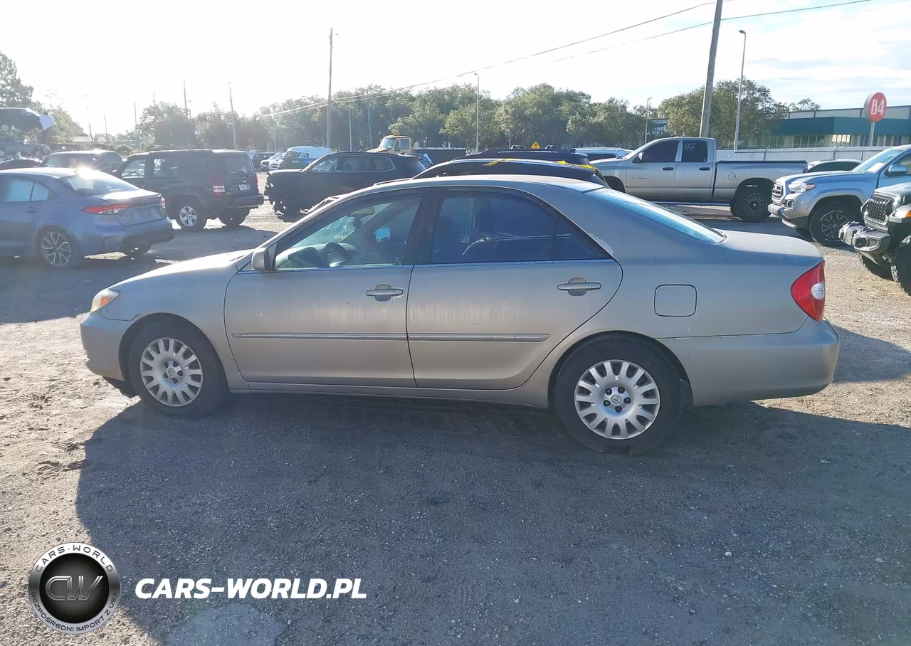 2002 Toyota Camry Xle VIN:4T1BE32K22U536823 - 15