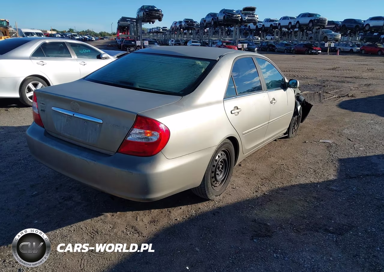 2002 Toyota Camry Xle VIN:4T1BE32K22U536823 - 4