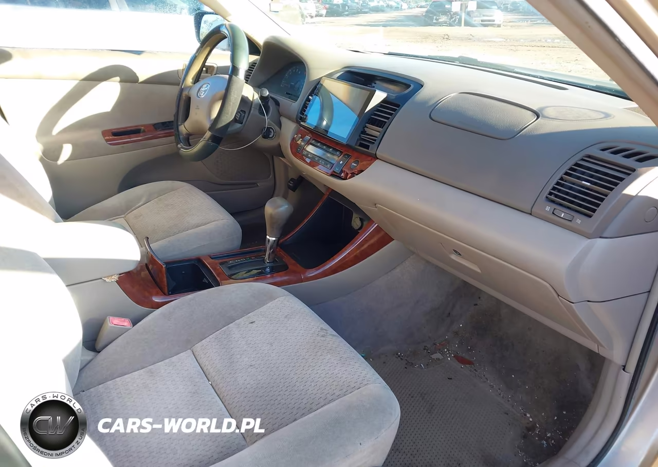 2002 Toyota Camry Xle VIN:4T1BE32K22U536823 - 5