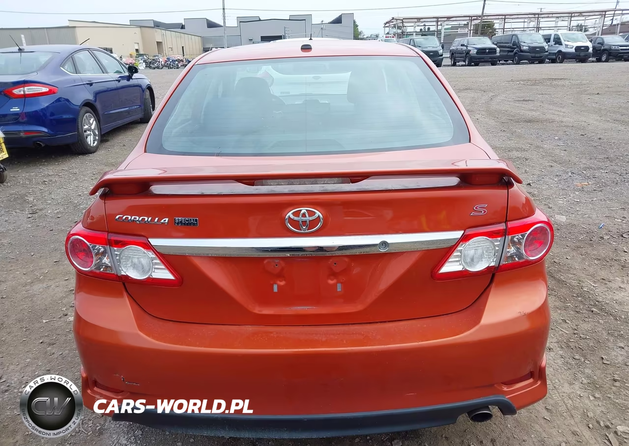 2013 Toyota Corolla S Special Edition VIN:2T1BU4EE5DC078262 - 17