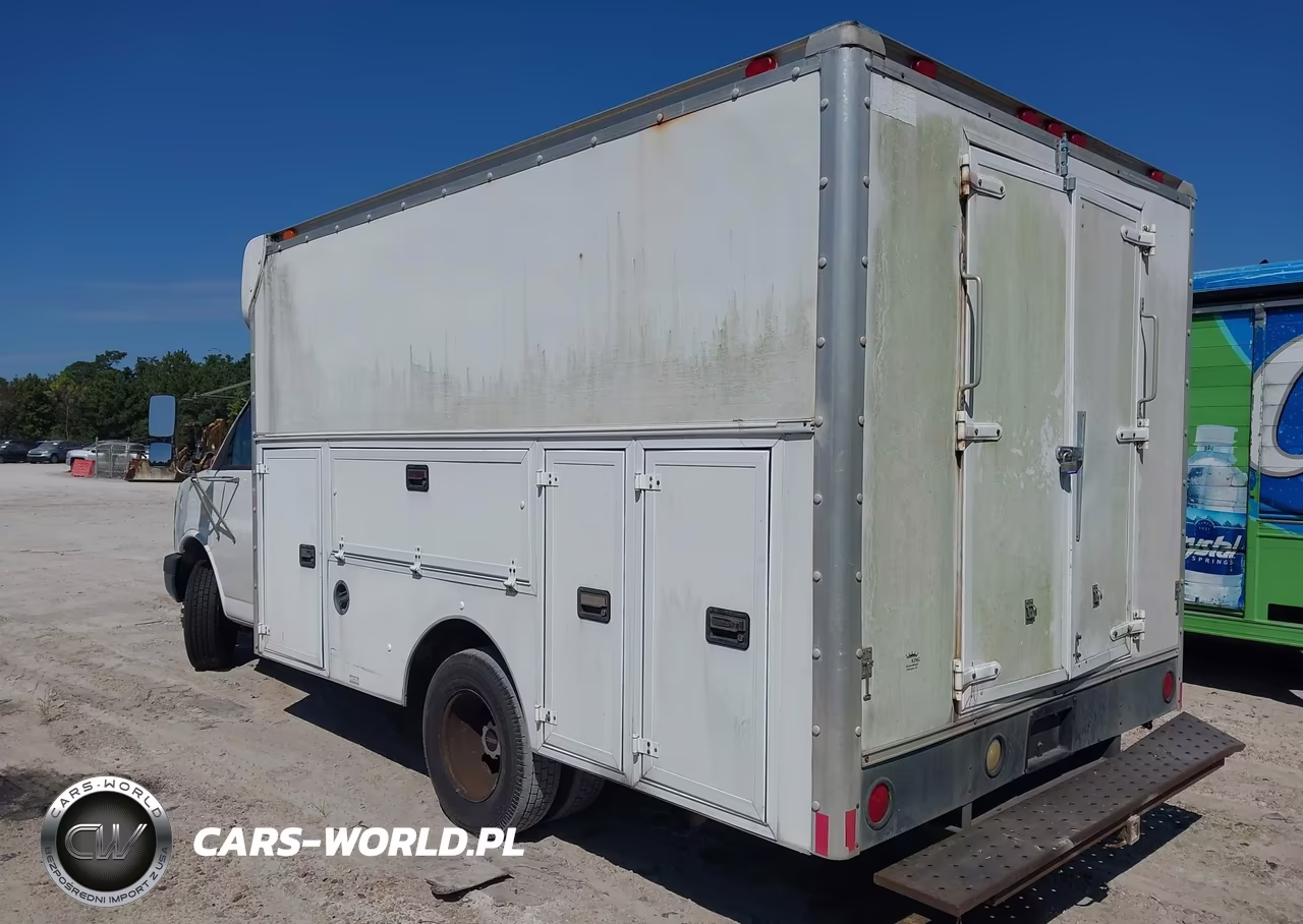 2005 GMC Savana Cutaway Standard W-C7L-C7N VIN:1GDJG31U751180268 - 3