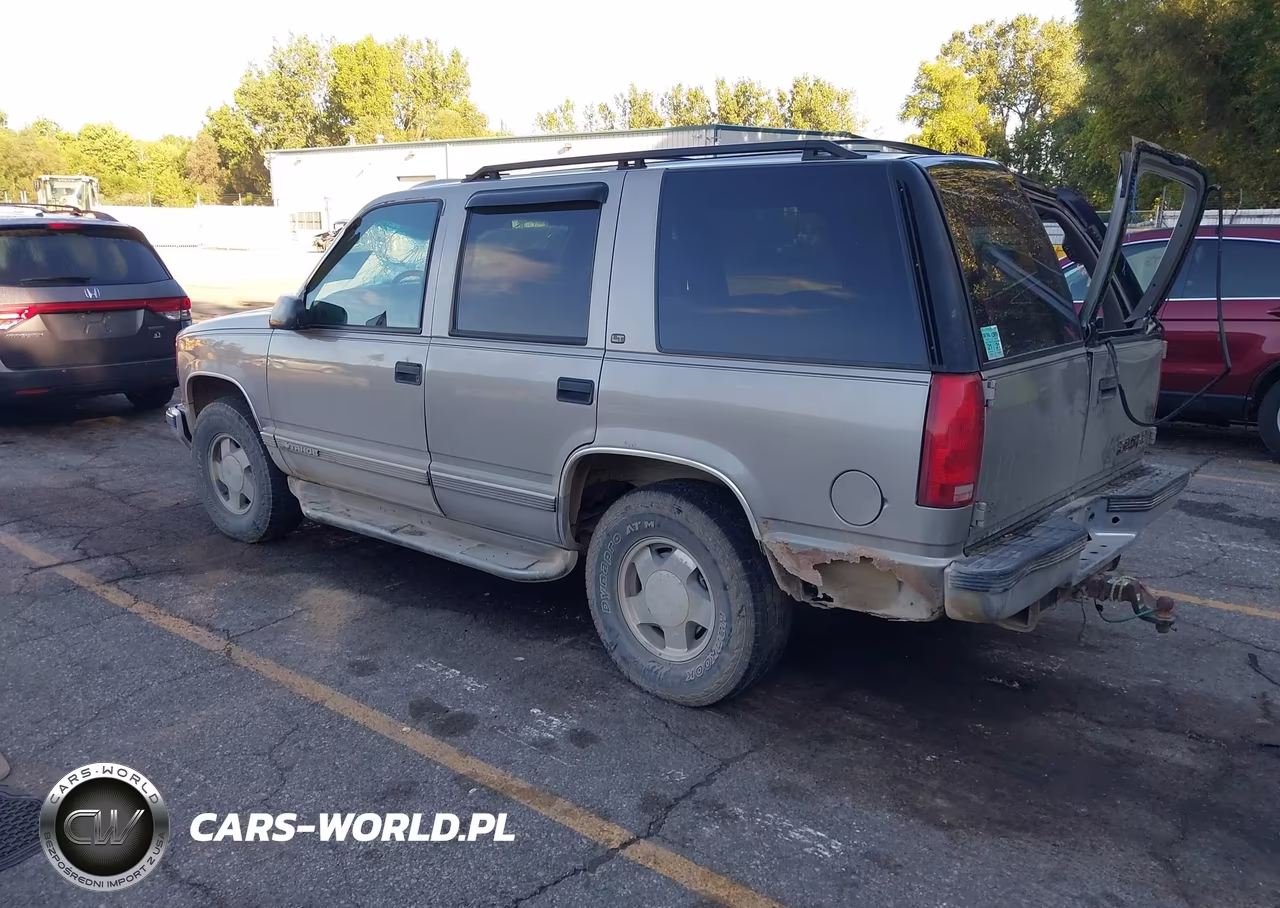 1999 Chevrolet Tahoe Ls VIN:1GNEK13R7XJ446271 - 3