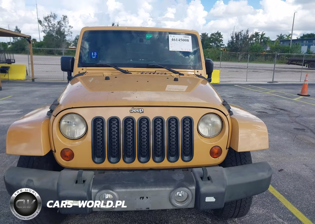 2013 Jeep Wrangler Unlimited Sahara VIN:1C4HJWEG2DL685406 - 6