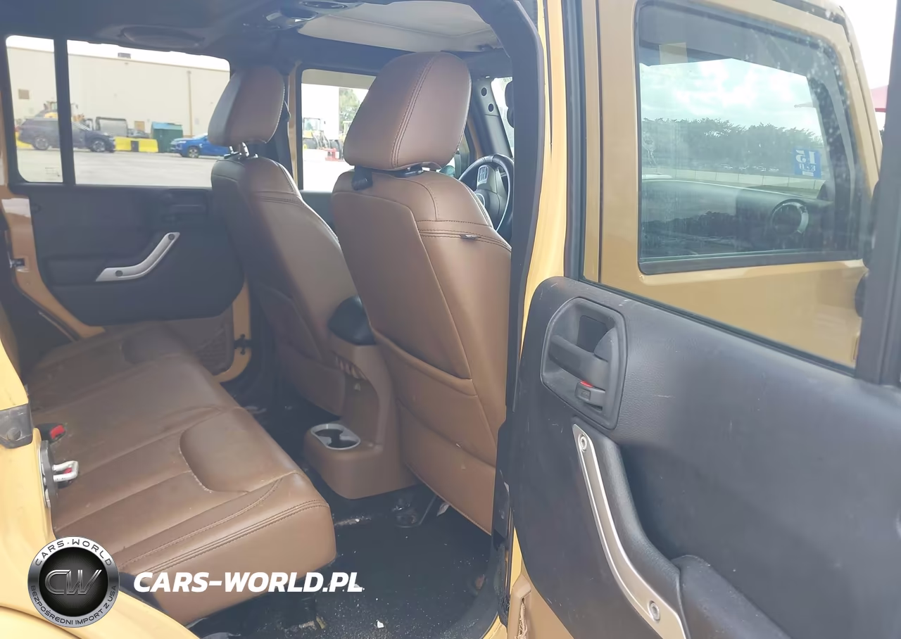 2013 Jeep Wrangler Unlimited Sahara VIN:1C4HJWEG2DL685406 - 8
