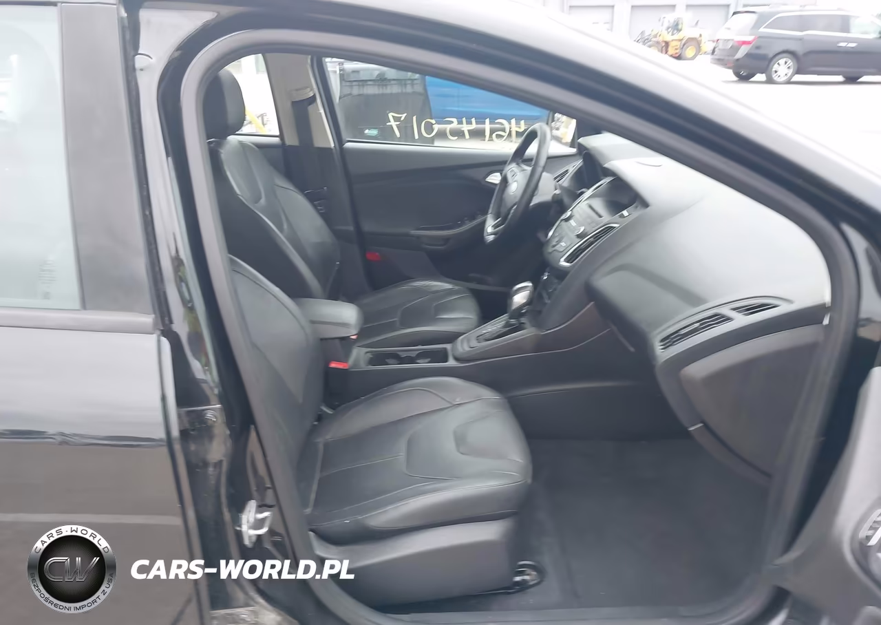 2015 Ford Focus Se VIN:1FADP3F24FL319938 - 5